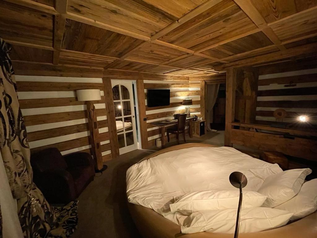 Relais Du Chateau Blanc Ла-Тюйль Экстерьер фото
